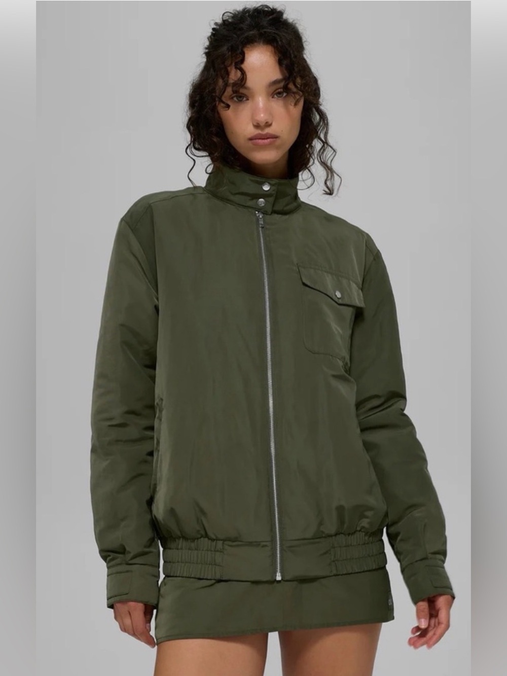 ALO Yoga Work It Bomber green olive
Size M